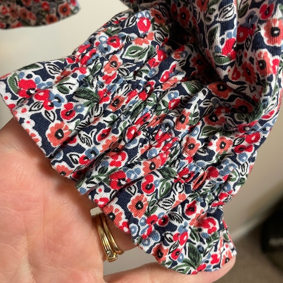 Boden Floral Button Down, V-Neck , Cropped Long Sleeve Top 100% Cotton size 10 - Picture 8 of 8